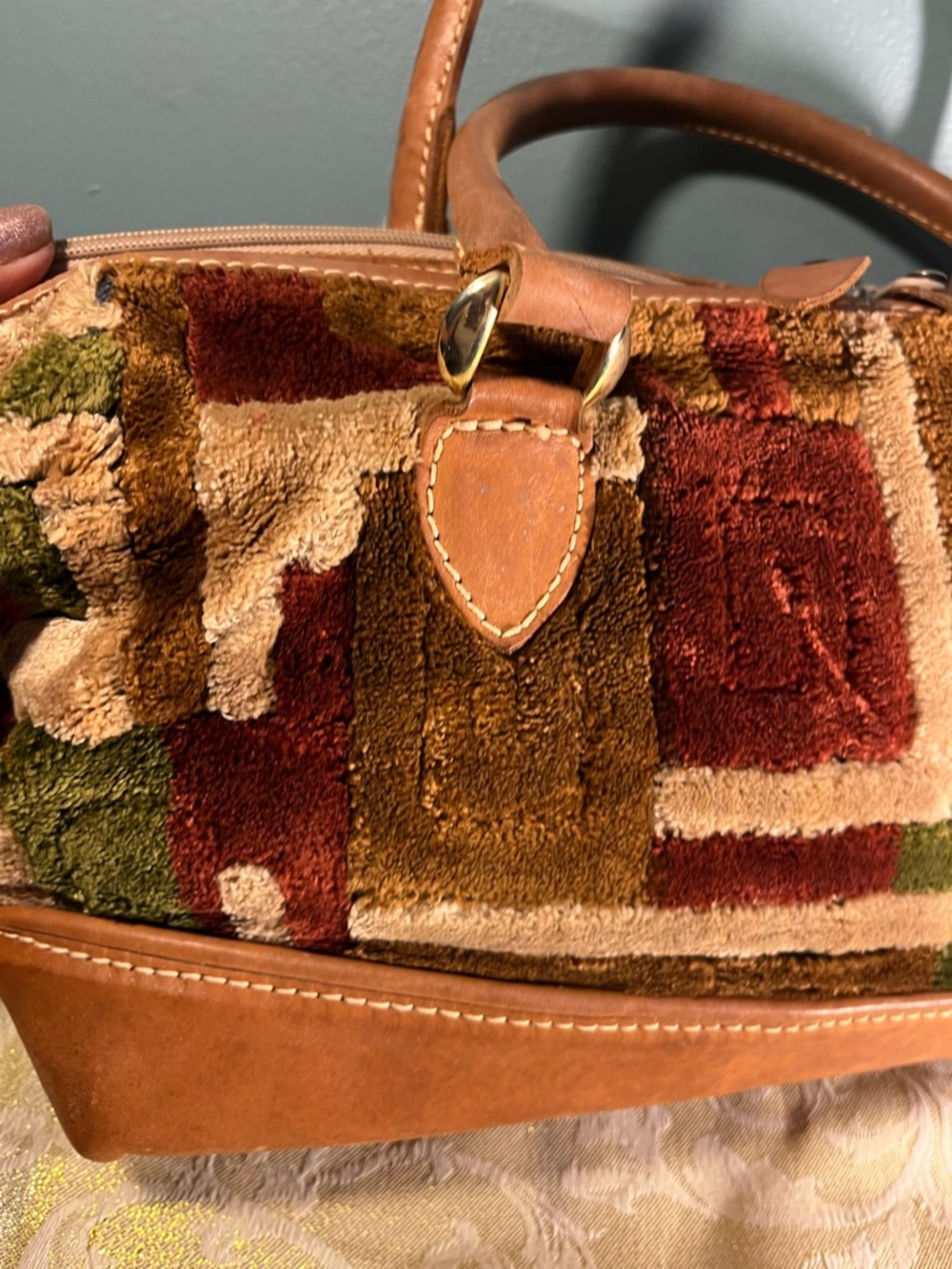 Vintage Women’s 1970s carpet Handbag 16” wide 9” long - Picture 3 of 10